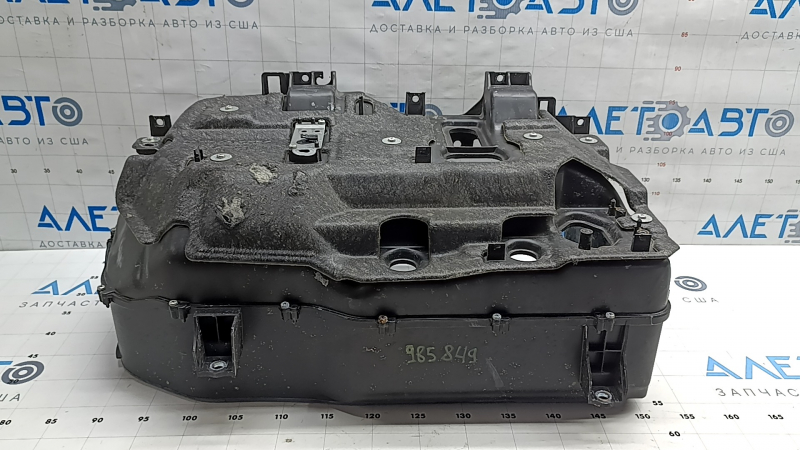 Nissan Ariya 23-26 heater casing, cracks in fasteners