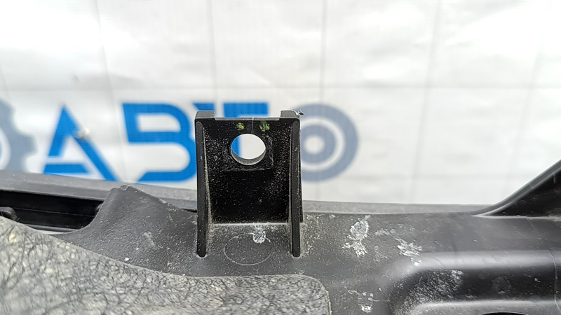 Nissan Ariya 23-26 heater casing, cracks in fasteners