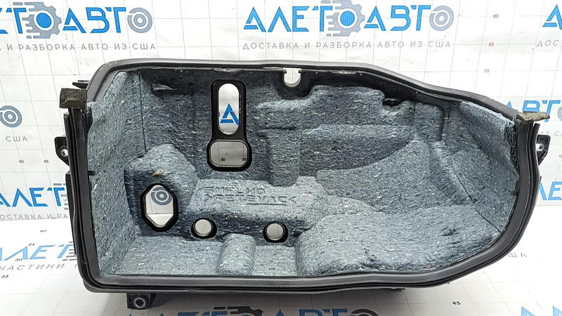 Nissan Ariya 23-26 heater casing, cracks in fasteners