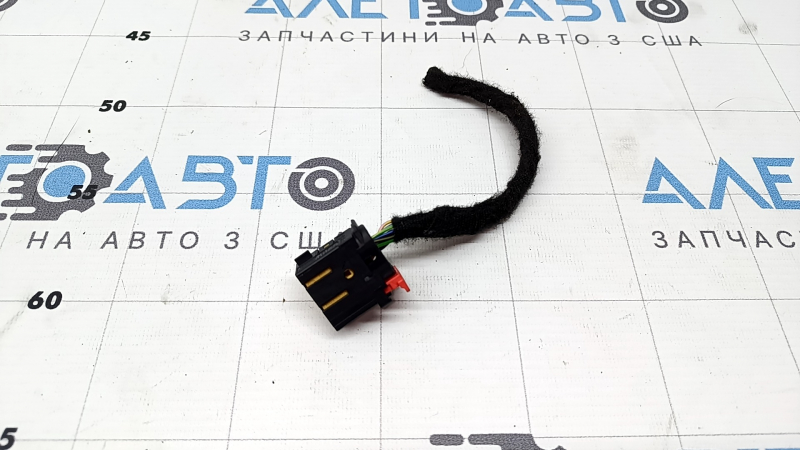 The chip for the SRS airbag computer module of the Mercedes GLC 16-22 is small