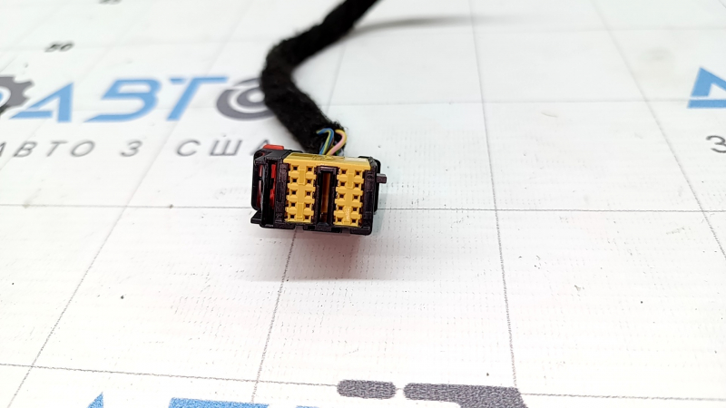 The chip for the SRS airbag computer module of the Mercedes GLC 16-22 is small