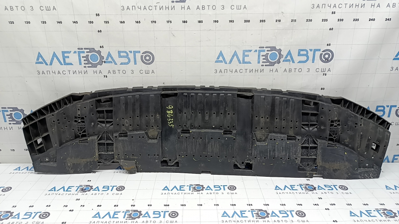 Front bumper central protection Audi Q3 8U 16-18 missing fragment, worn, broken
