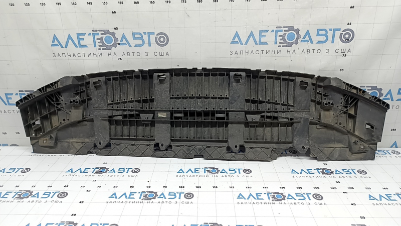 Front bumper central protection Audi Q3 8U 16-18 missing fragment, worn, broken