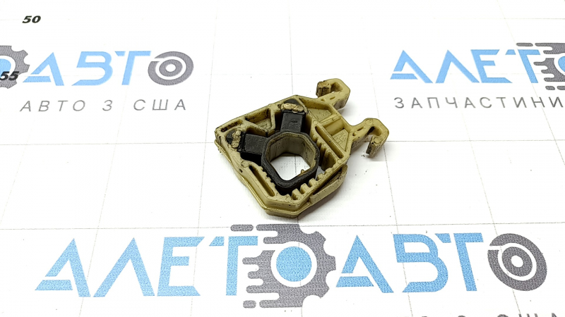 Upper left radiator mount VW Tiguan 18
