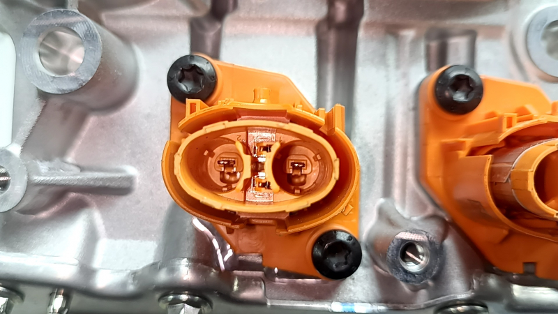 Nissan Ariya 23-26 inverter fuse box
