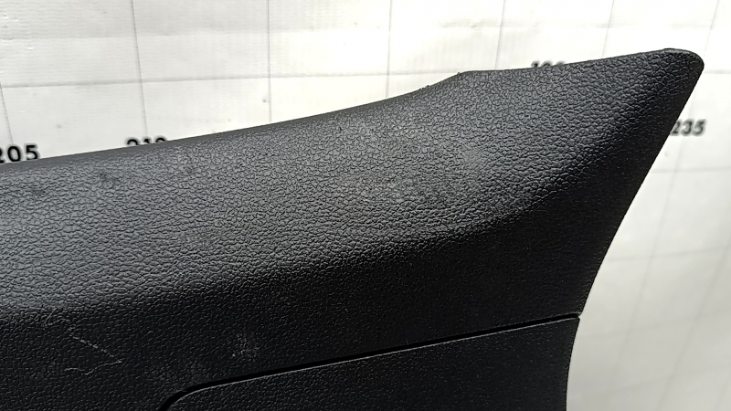 Lower trim of the trunk door of VW Tiguan 18-24 for electric door, black, with lamp, scratches, worn
