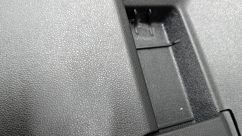 Lower trim of the trunk door of VW Tiguan 18-24 for electric door, black, with lamp, scratches, worn