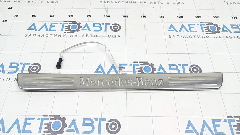 Outer front right door sill trim Mercedes W167 GLE 350 450 20-26 chrome with backlight, scratches