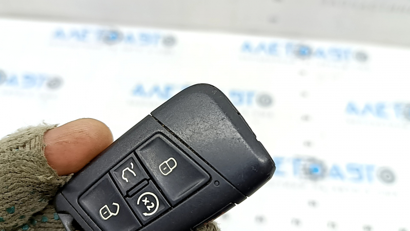 VW Tiguan 18-20 keyless key, 5 buttons, type 2, scratches
