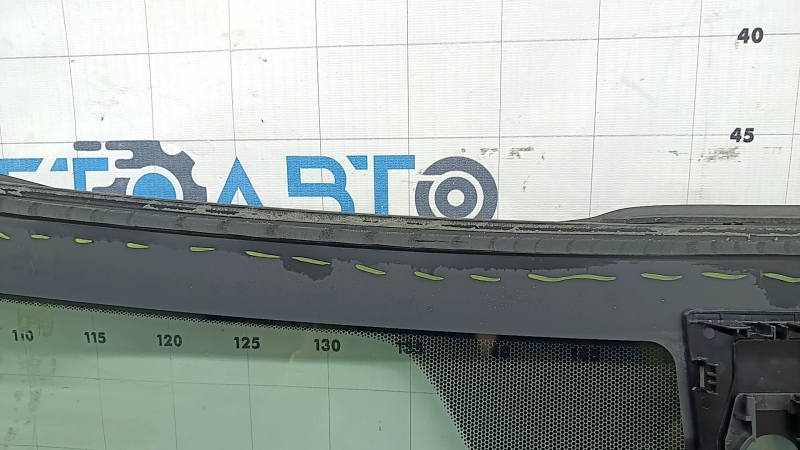Honda CRV 17-22 windshield for camera and rain sensor, seal is cut