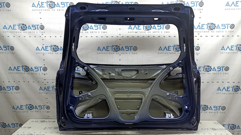 The trunk door is bare, Honda CRV 17-22, electric, blue B-588P, dented, metal torn, sealant cracked