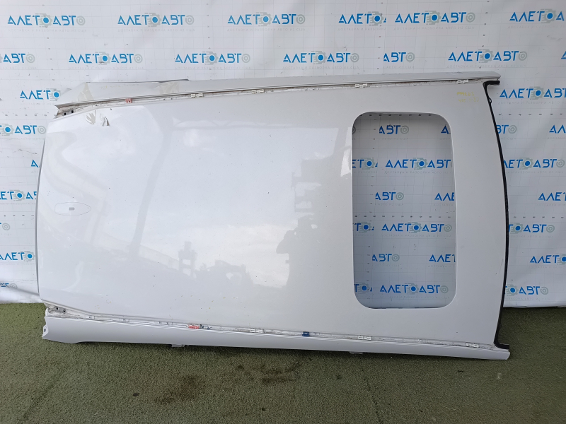 Metal roof of Honda CRV 17-22 EX under the sunroof, sawed off, dented, bumps