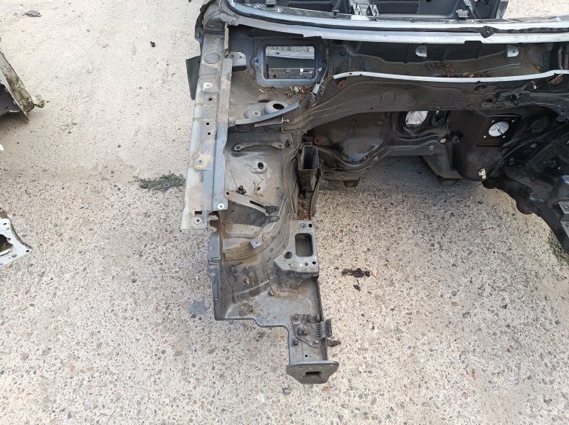 Front right quarter panel Audi Q3 8U 15-18 graphite, on the body