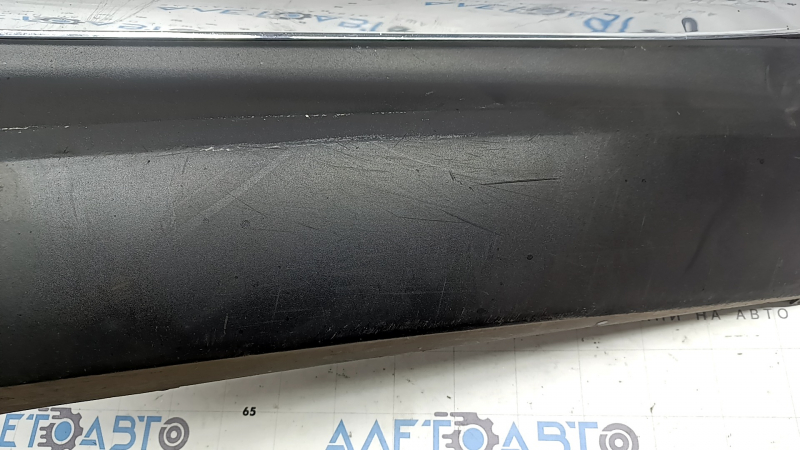 Lower rear right door trim for Honda CRV 17-22 Touring, structure with chrome molding, scratches, dented