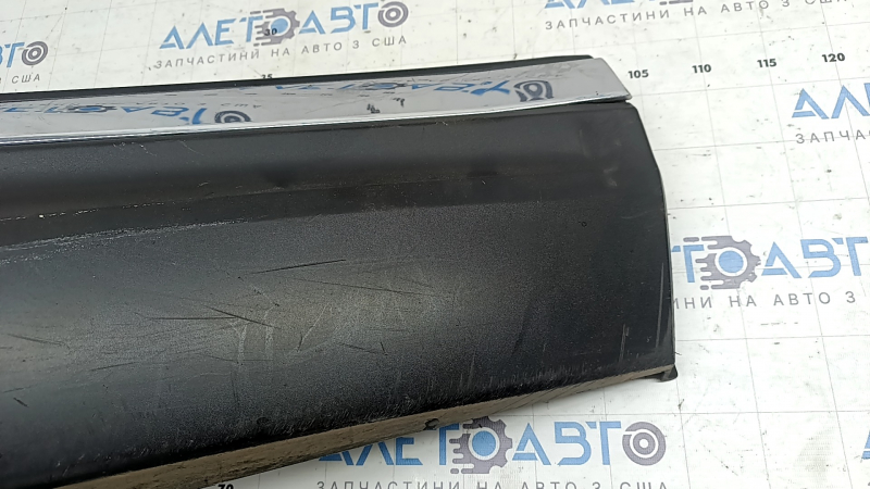 Lower rear right door trim for Honda CRV 17-22 Touring, structure with chrome molding, scratches, dented