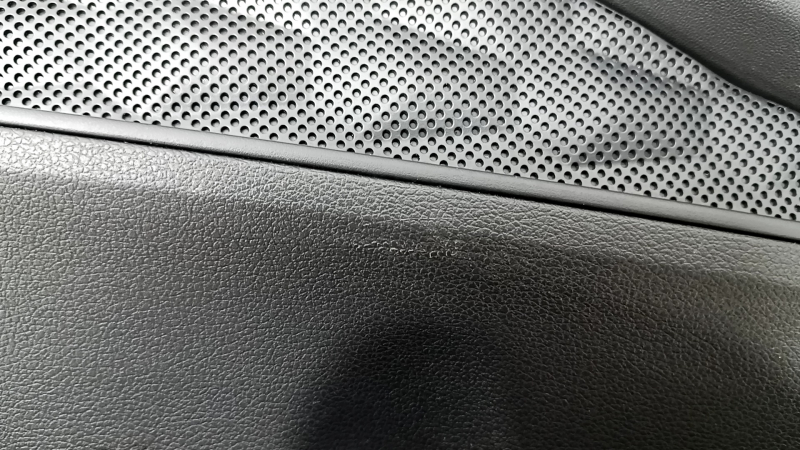 Door trim, front right card, Hyundai Santa FE 21-23, black, with overlay, insert and armrest, black leather, molding, gray diamond, scratches