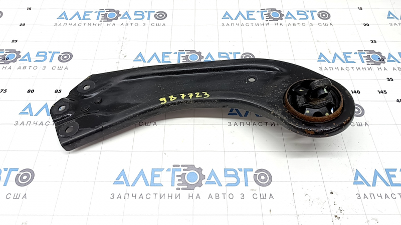 The rear left longitudinal arm of Hyundai Santa FE 21-23 has a torn silent block