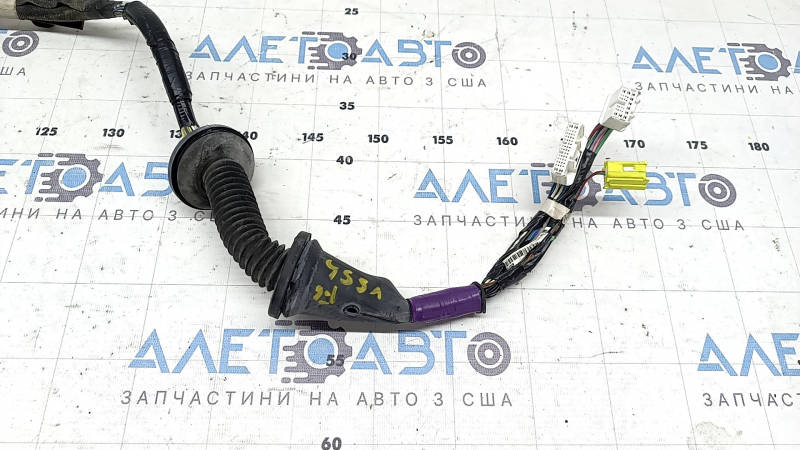 Wiring for the front left door of a Toyota Camry v55 15-17 usa, for keyless entry