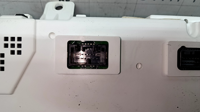 Instrument cluster Toyota Camry v55 15-17 usa hybrid 164k, scratches