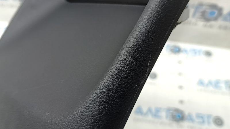 Rear center console trim Hyundai Santa FE 21-23 black, with air duct deflector, without charging ports, scratches