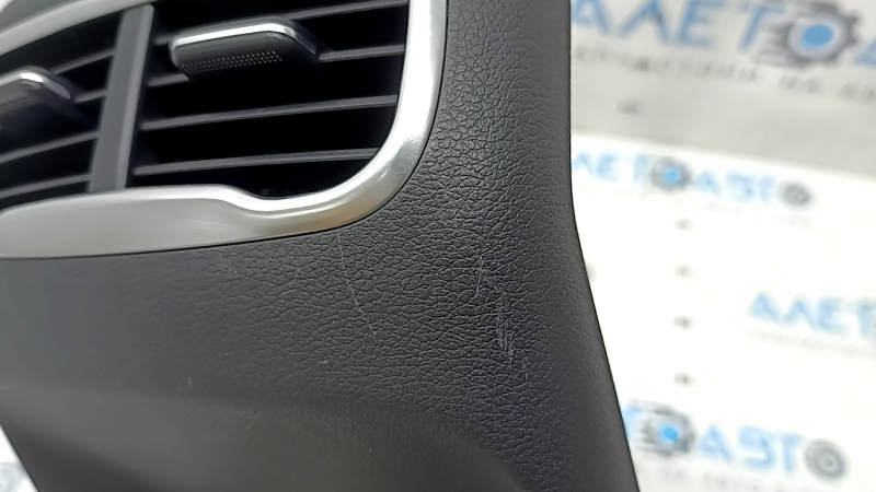Rear center console trim Hyundai Santa FE 21-23 black, with air duct deflector, without charging ports, scratches