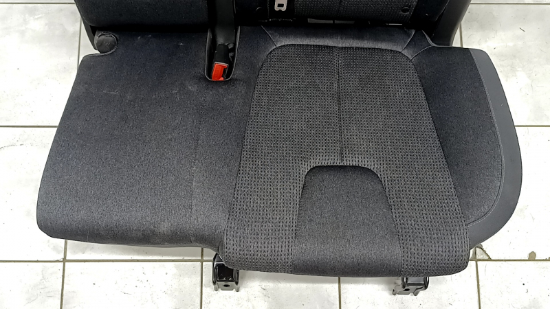 Rear row of seats, 2nd row, left Hyundai Santa FE 21-23, black fabric, electric folding, with seat belt, wrinkled, needs cleaning