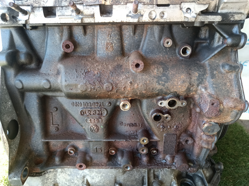 Engine Audi Q3 8U 15-18 2.0T CCTA 141k, compression 9-9-9-9, started, rusty