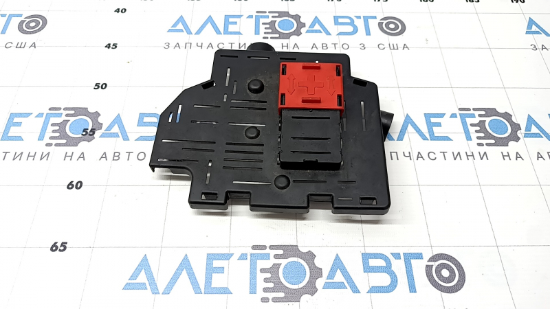 Cover of distribution plate of battery under hood left Mercedes W167 GLE 350 450 20-24