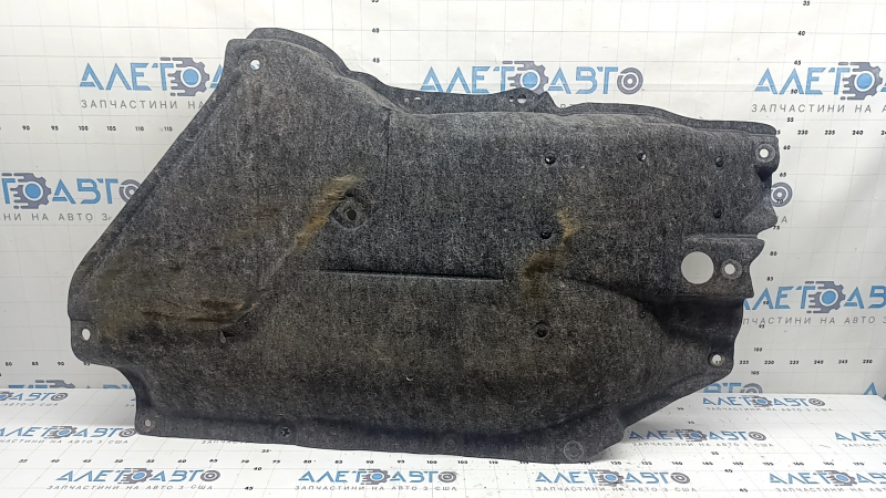 The left underbody protection of Honda CRV 20-22 AWD is worn and torn