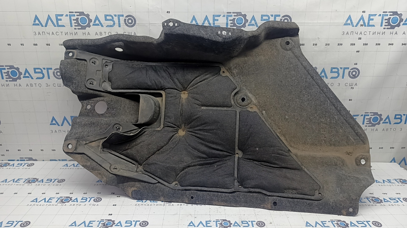 The left underbody protection of Honda CRV 20-22 AWD is worn and torn