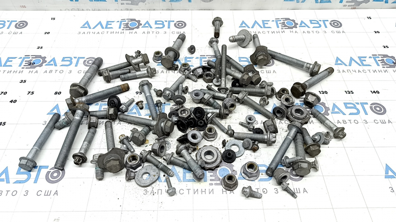 Hardware for the rear suspension of Mercedes W167 GLE 350 450 20-26, incomplete