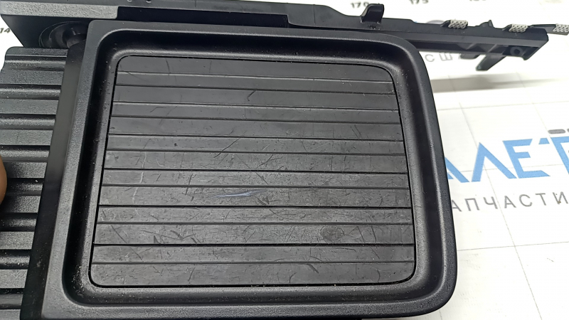 Honda CRV 17-22 center console shelf without box, scratches