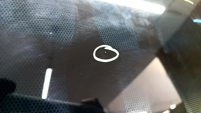 Windshield Toyota Camry v55 15-17 usa pokes, air along the edge