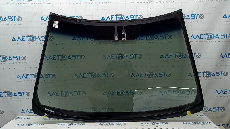 Windshield Toyota Camry v55 15-17 usa pokes, air along the edge