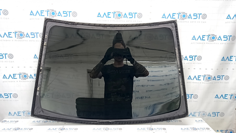 Rear window Toyota Camry v55 15-17 usa tinted, contact came loose