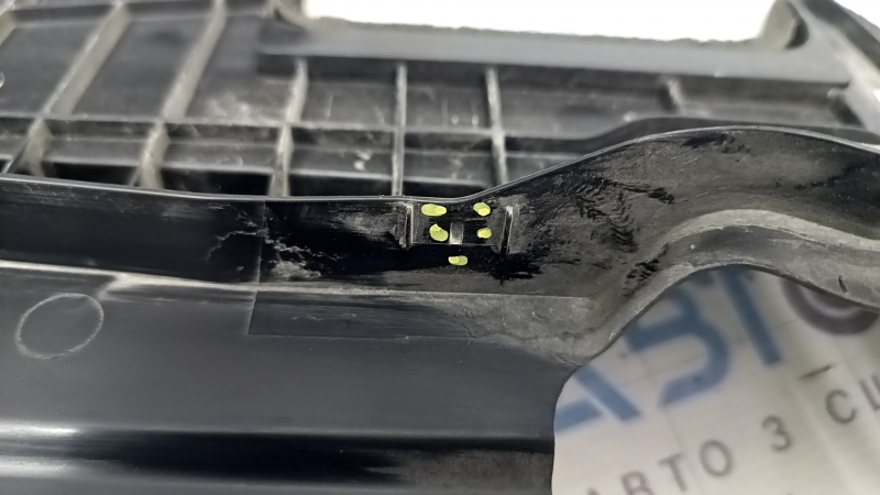 Left radiator deflector Toyota Camry v55 15-17 hybrid usa broken mount