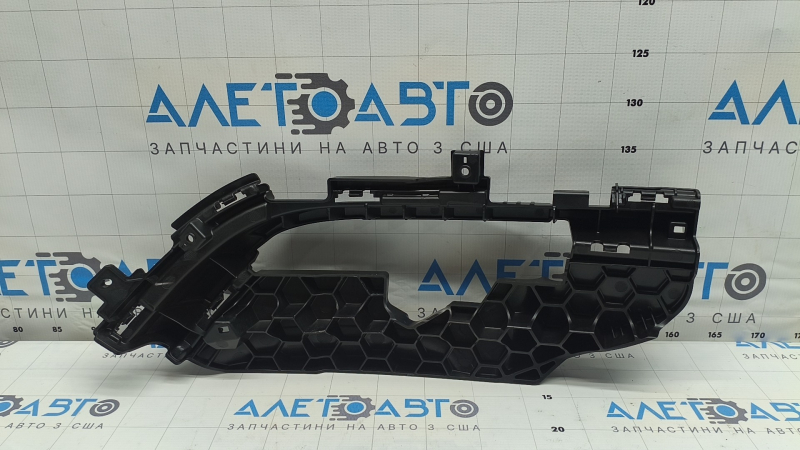 Right rear bumper bracket for Porsche Macan 22-26 rest.