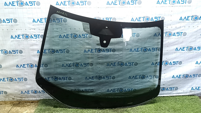 Nissan Ariya 23-26 windshield with rain sensor and camera without autopilot