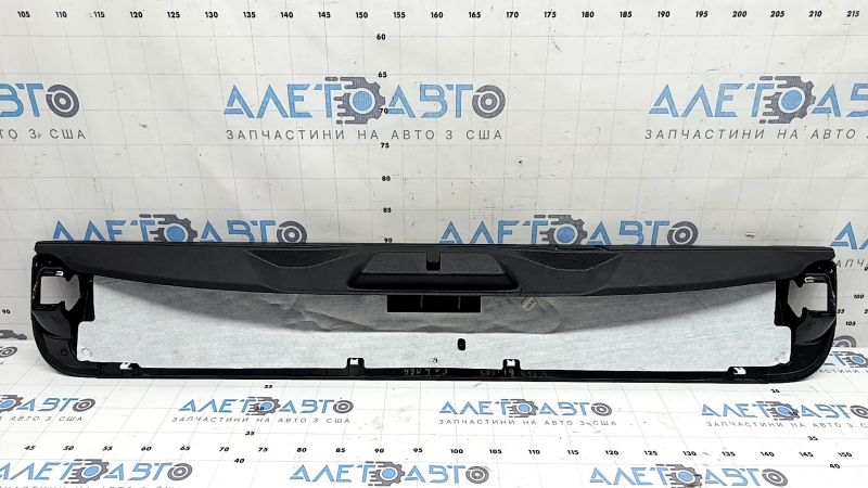 The trim of the lower trunk door is main BMW X5 G05 19-26 black, scratches