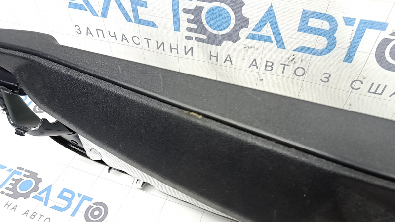 The trim of the lower trunk door is main BMW X5 G05 19-26 black, scratches