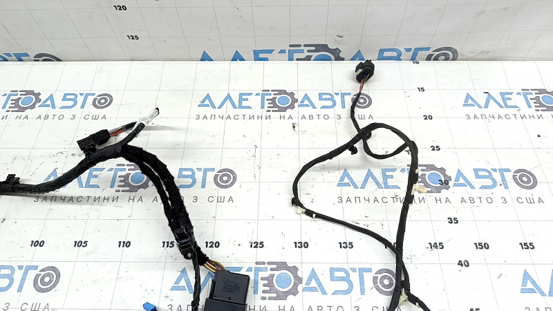 Wiring for the front left door of a BMW X5 G05 19-23 without a door closer, for a camera and keyless