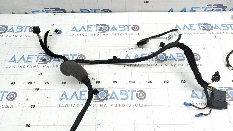 Wiring for the front left door of a BMW X5 G05 19-23 without a door closer, for a camera and keyless