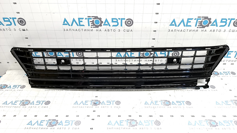 Lower grille for the front bumper of the VW Atlas 21-23, gloss black, for parking sensors, R-Line