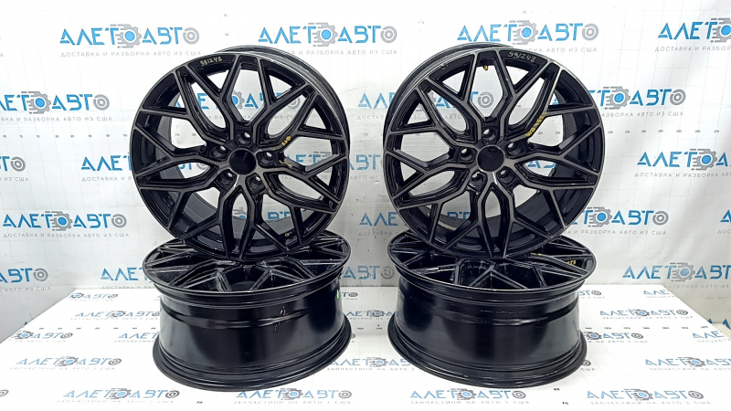 Set of wheels R18 x 8J ET40 Toyota Camry v55 15-17 Liquid Metal, with caps, light curb