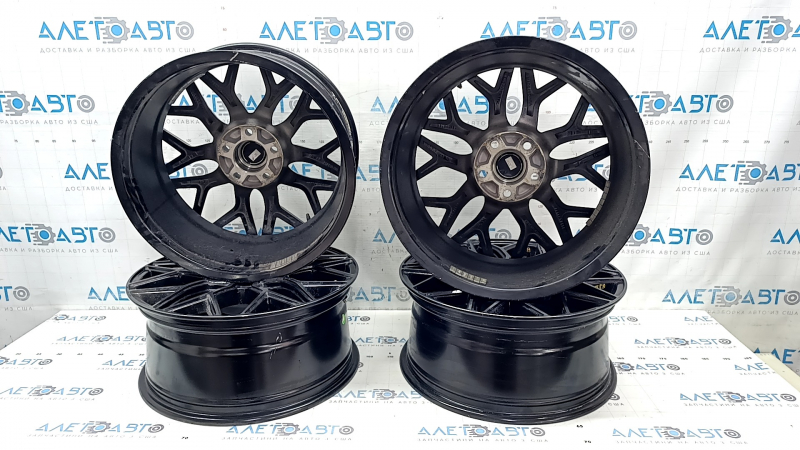 Set of wheels R18 x 8J ET40 Toyota Camry v55 15-17 Liquid Metal, with caps, light curb