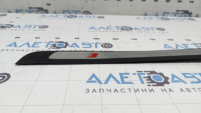 Outer front left threshold trim Audi A4 B8 08-16 sedan chrome S line, dented, scratches, broken guide