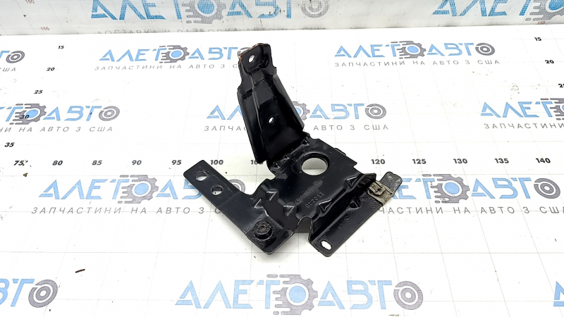 Lower left radiator bracket for Mercedes X167 GLS 450 580 20-26 metal