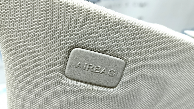 Right rear pillar trim in front of the window Mercedes X167 GLS 450 580 20-26 beige, dry-cleanable, dented