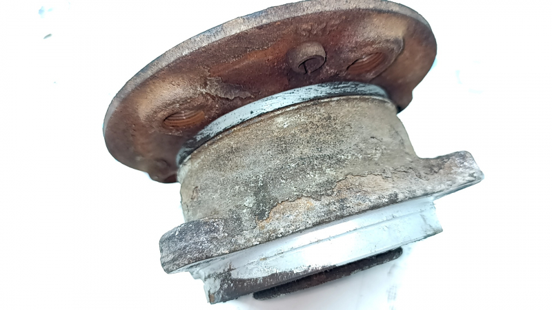 Front left hub Mercedes X167 GLS 450 580 20-26 rusty