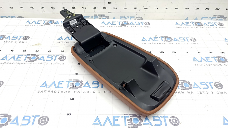 Alfa Romeo Giulia 20-23 center console armrest, brown leather